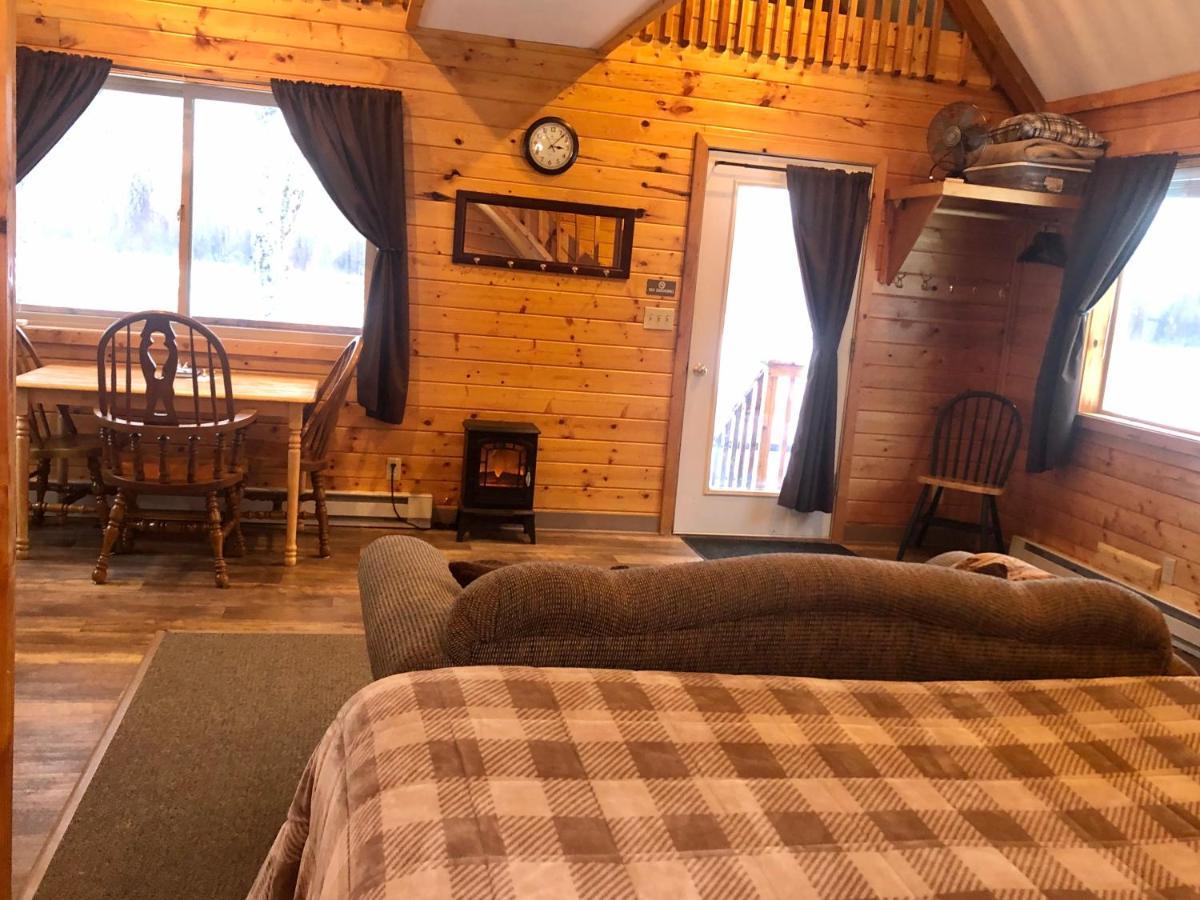 Susitna River Lodging, Riverside Cabins Толкітна Екстер'єр фото