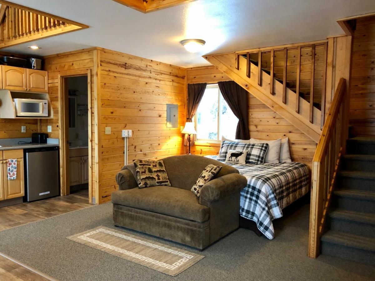 Susitna River Lodging, Riverside Cabins Толкітна Екстер'єр фото